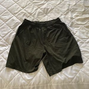 LULULEMON Olive Green T.H.E Short Men’s Medium